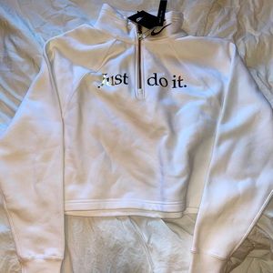 white nike cropped quarter zip